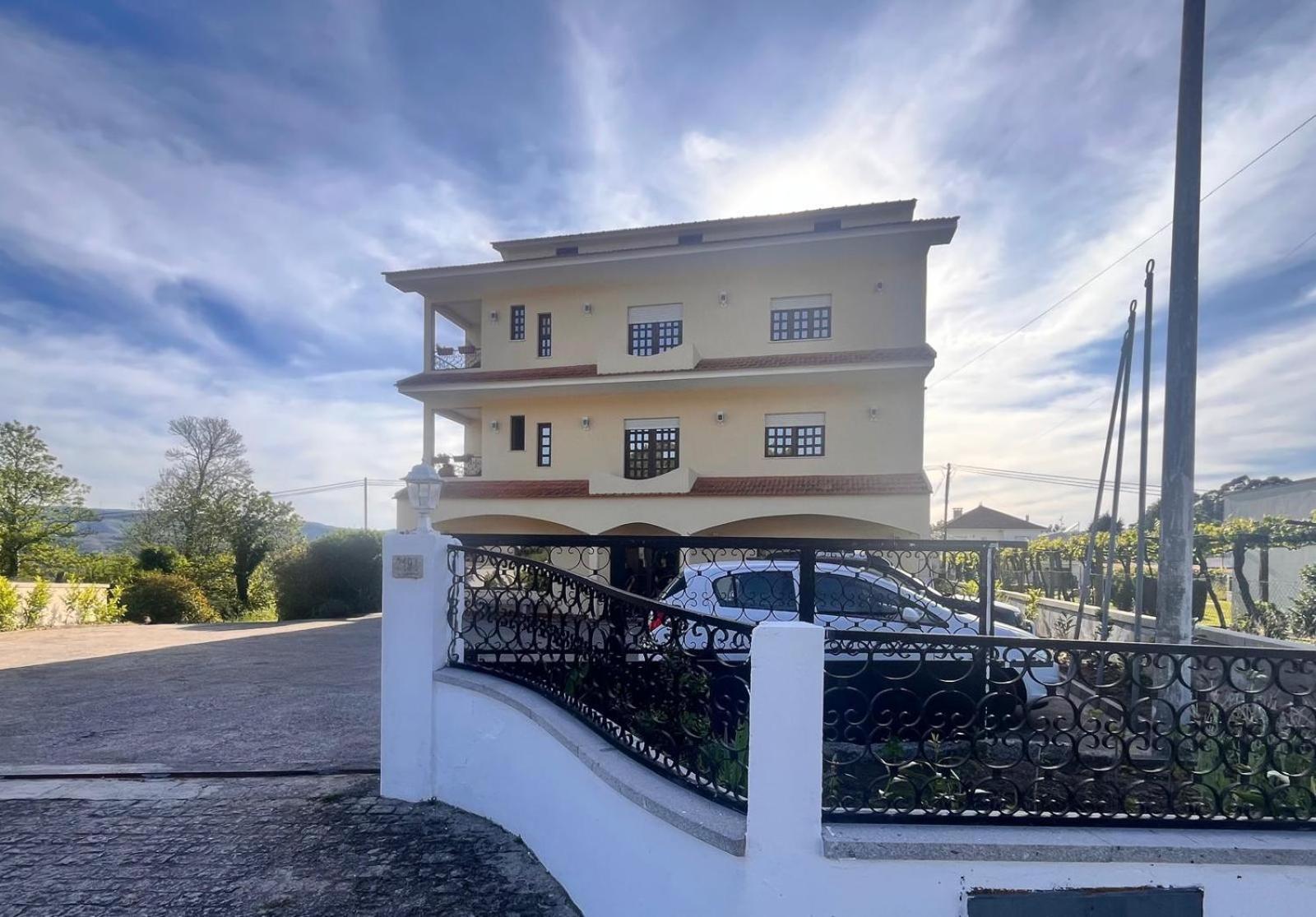 Pensao Repouso Do Peregrino Otel Paredes de Coura Dış mekan fotoğraf